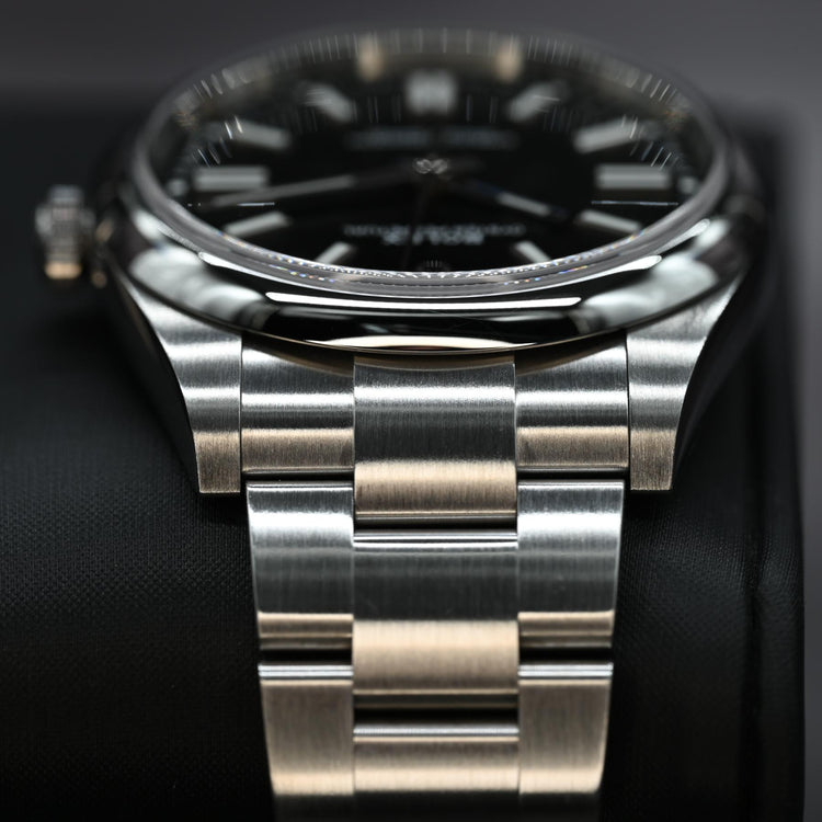 Rolex Oyster Perpetual 41 – Ref. 124300 (Black Dial)