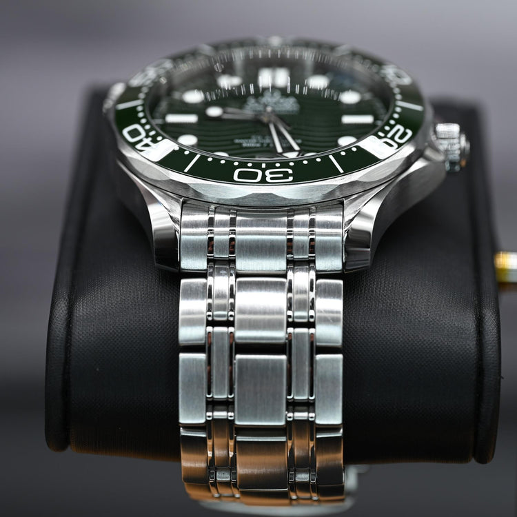 Omega Seamaster Diver 300M – Ref. 210.30.42.20.10.001 (Green Dial)