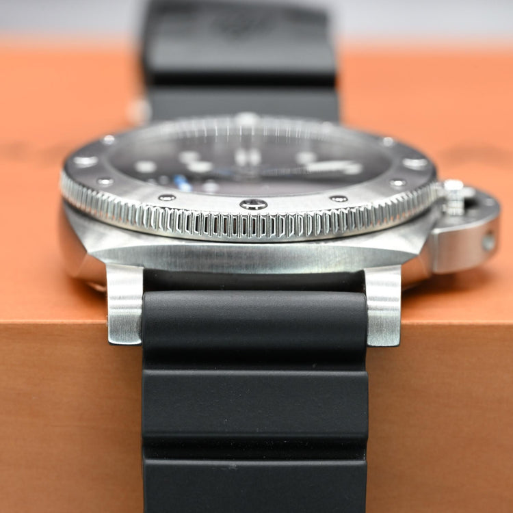 Panerai Luminor Submersible Quarantaquattro