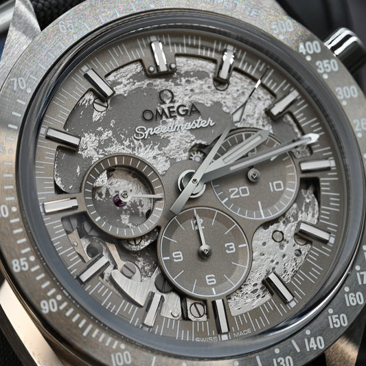 Omega Speedmaster Dark Side of the Moon Moonwatch Grey / Fabric