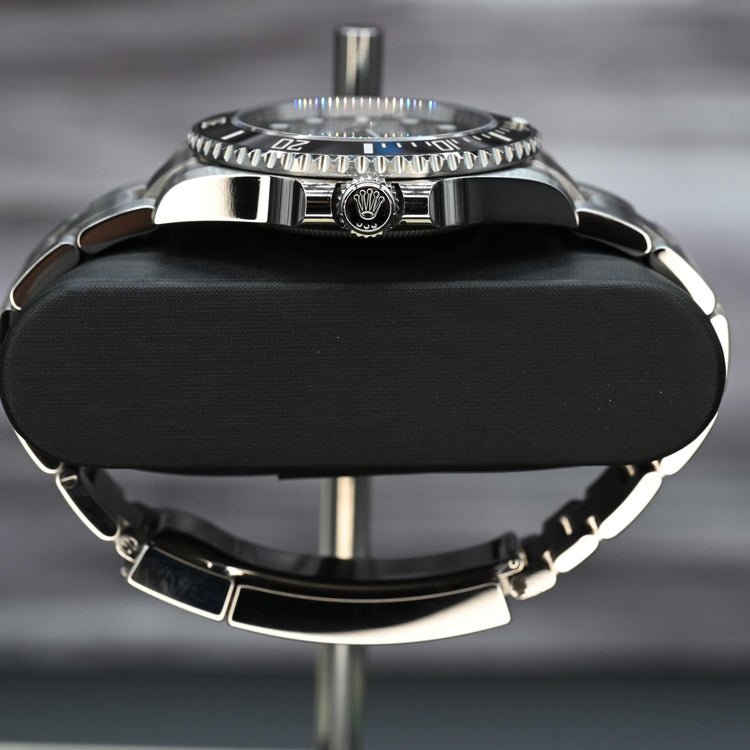 Rolex Rolex Submariner 41mm No-date Black Watch