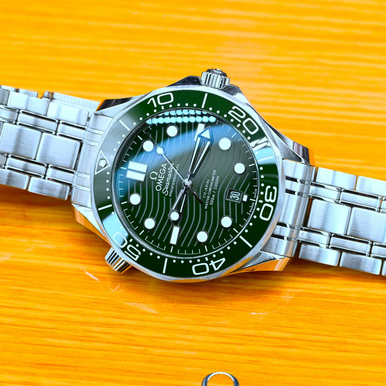 Omega Seamaster Diver 300M – Ref. 210.30.42.20.10.001 (Green Dial)