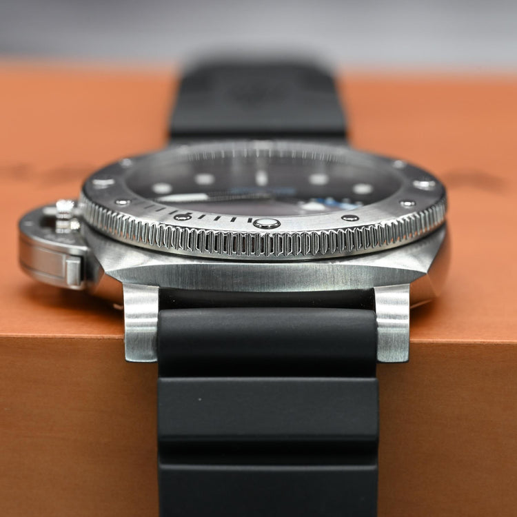 Panerai Luminor Submersible Quarantaquattro