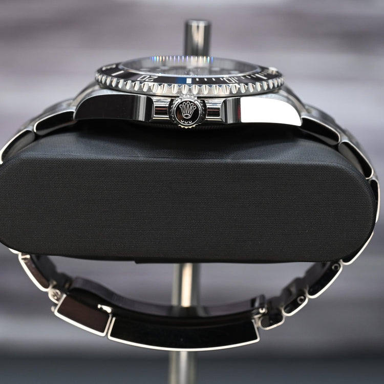 Rolex Rolex Submariner 41mm No-date Black Watch