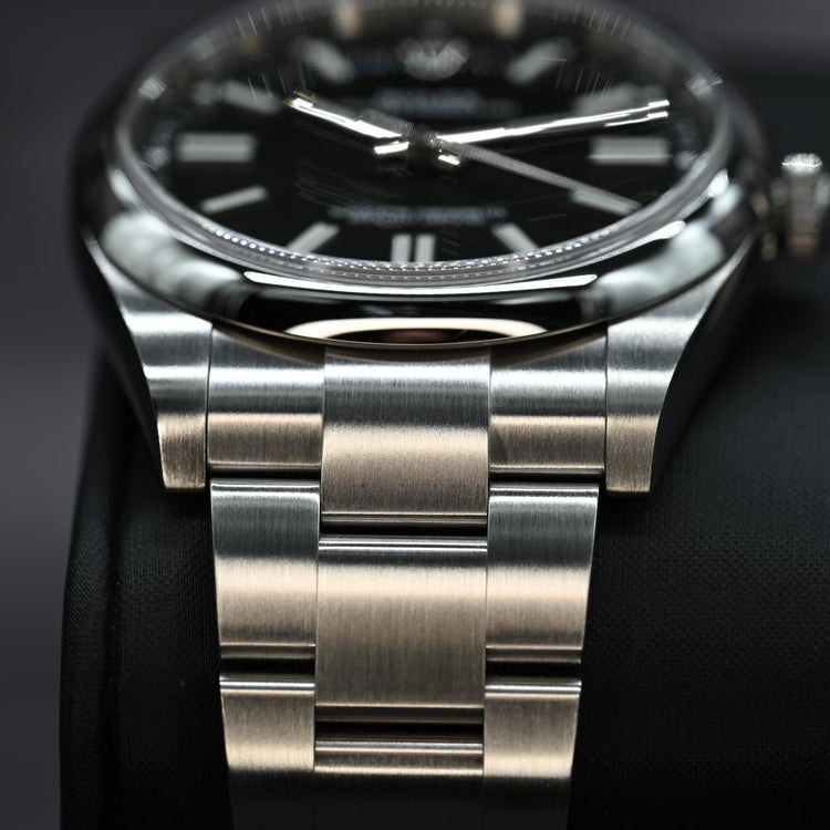 Rolex Oyster Perpetual 41 – Ref. 124300 (Black Dial)